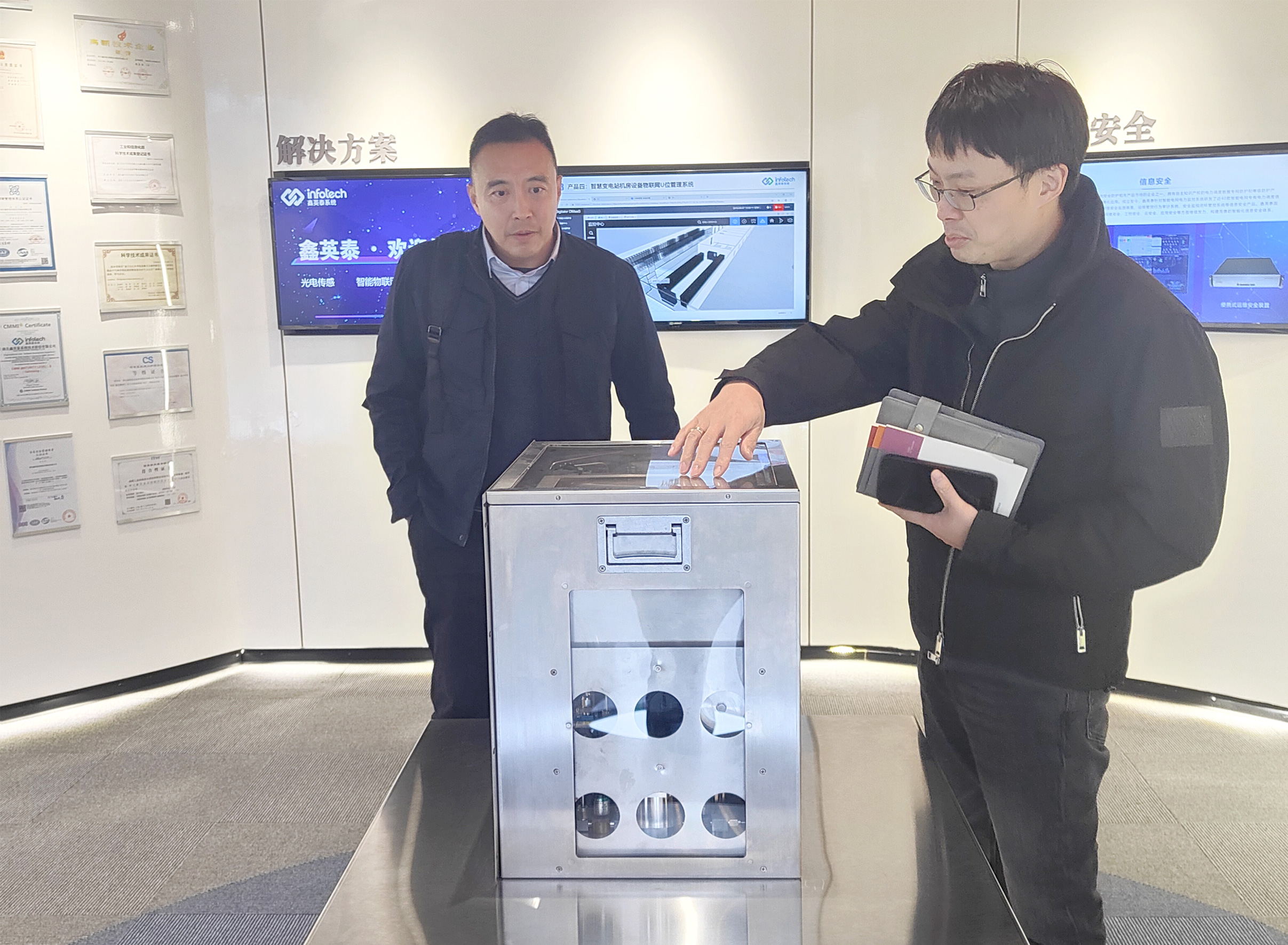 7bb32c72-8d02-44b1-875d-5a807f63bf35.jpg 2.jpg